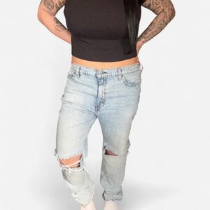 Levi’s baggy distressed light wash Jeans -Men’s 38” but cute baggy for women